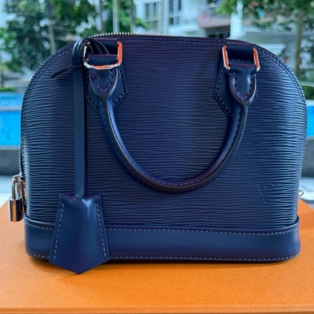 Louis Vuitton LV Alma BB epi Indigo